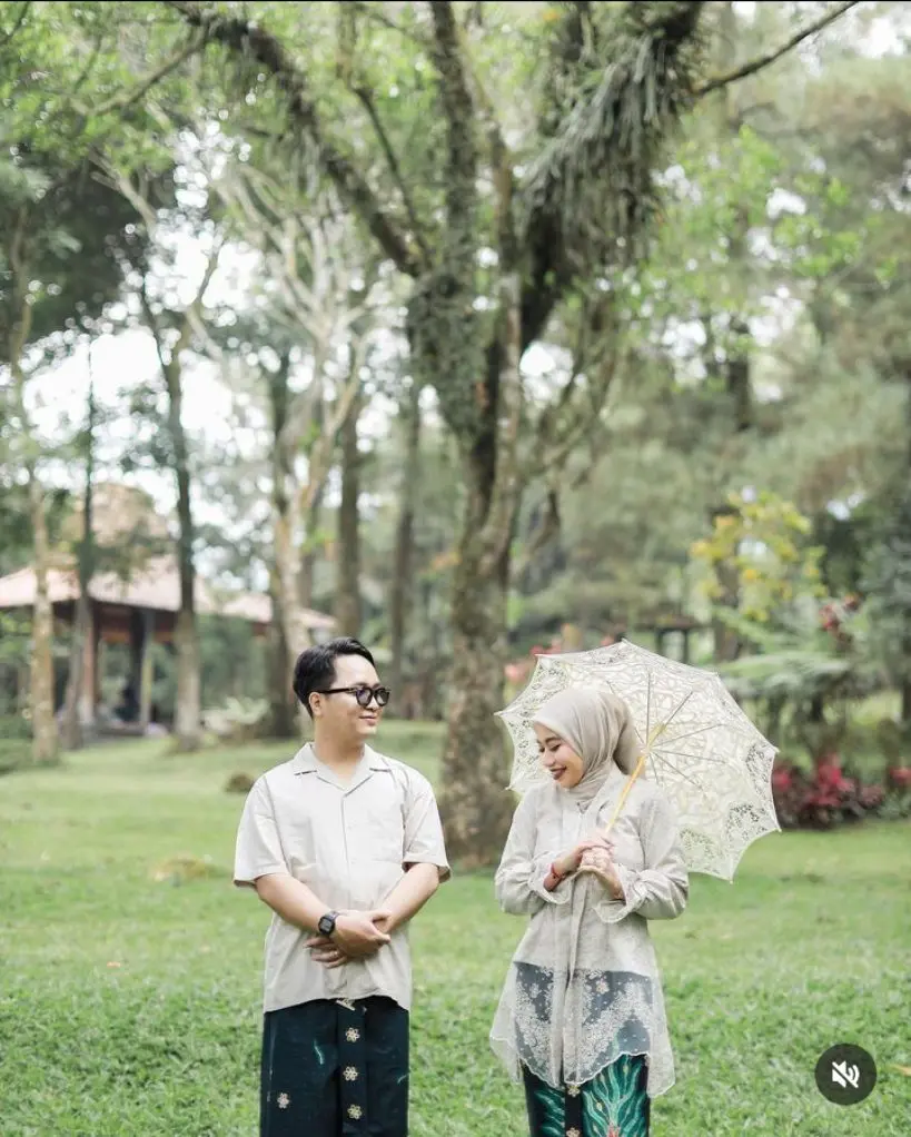 Pernikahan di kebun